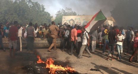 Sudaneses nas ruas em busca de uma democracia