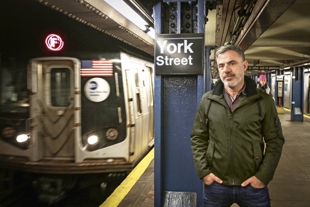 Seth Kugel no metrô de Nova York