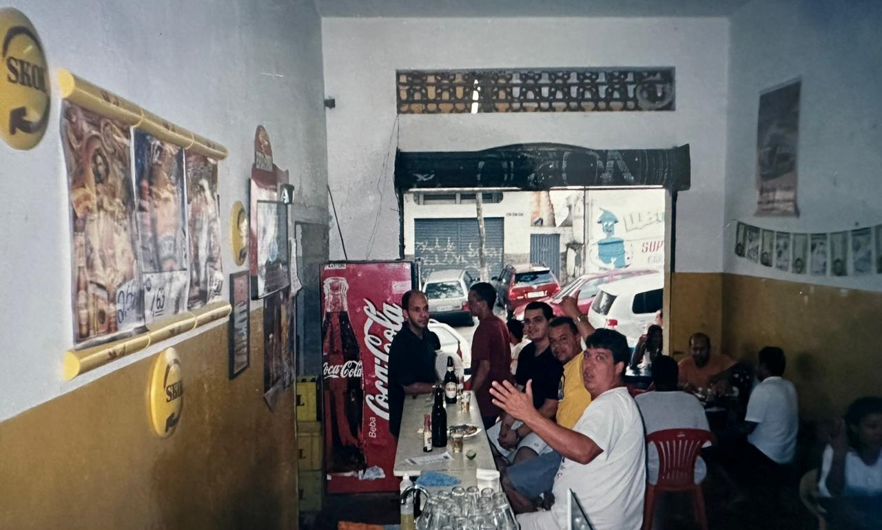 Conheça a história do Bar do Zezé, clássico do Barreiro Colab