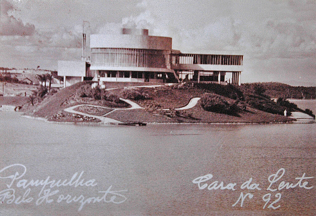 Cartão postal do Cassino, atual Museu de Arte da Pampulha, em preto e branco, sem data. Acervo do Arquivo Público Mineiro