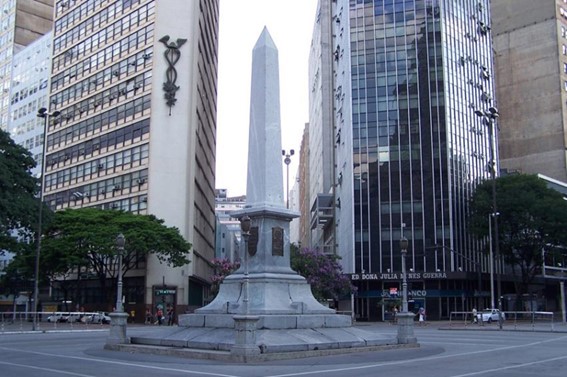 Obelisco, localizado na Praça Sete, Belo Horizonte.