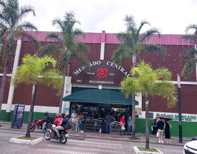 Imagem mostra a fachada do Mercado Central, em Belo Horizonte.