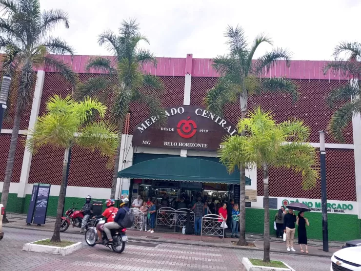 Imagem mostra a fachada do Mercado Central, em Belo Horizonte.