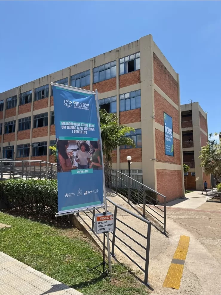 Evento internacional PBL 2025 reúne educadores e pesquisadores na PUC Minas.