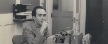 imagem do jornalista Vladimir Herzog em preto e branco, em frente a uma máquina de escrever