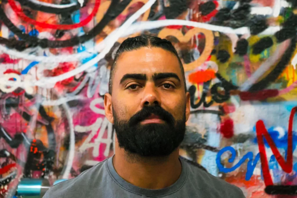 Arte no Taquaril: Nilo Zack em seu ateliê.